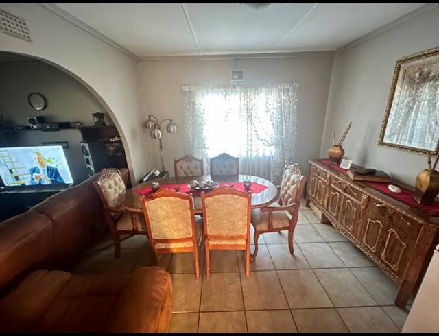 4 BEDROOM HOUSE FOR SALE IN VANDERBIJLPARK SW 1